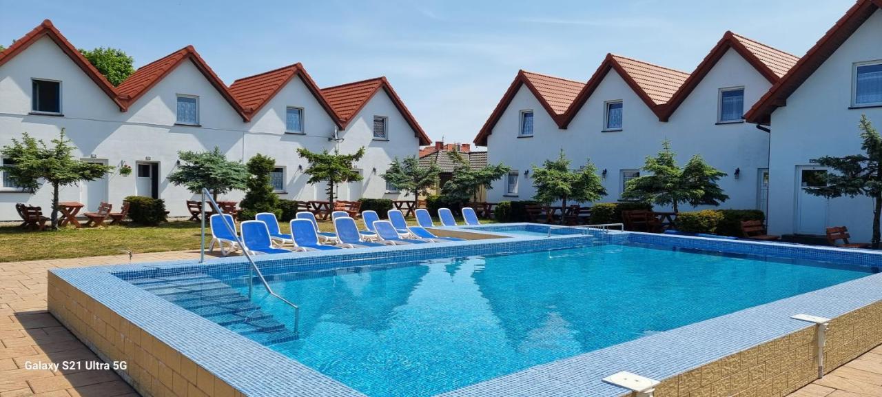Aqua Fun Domki Z Basenem Darlowo Exterior photo